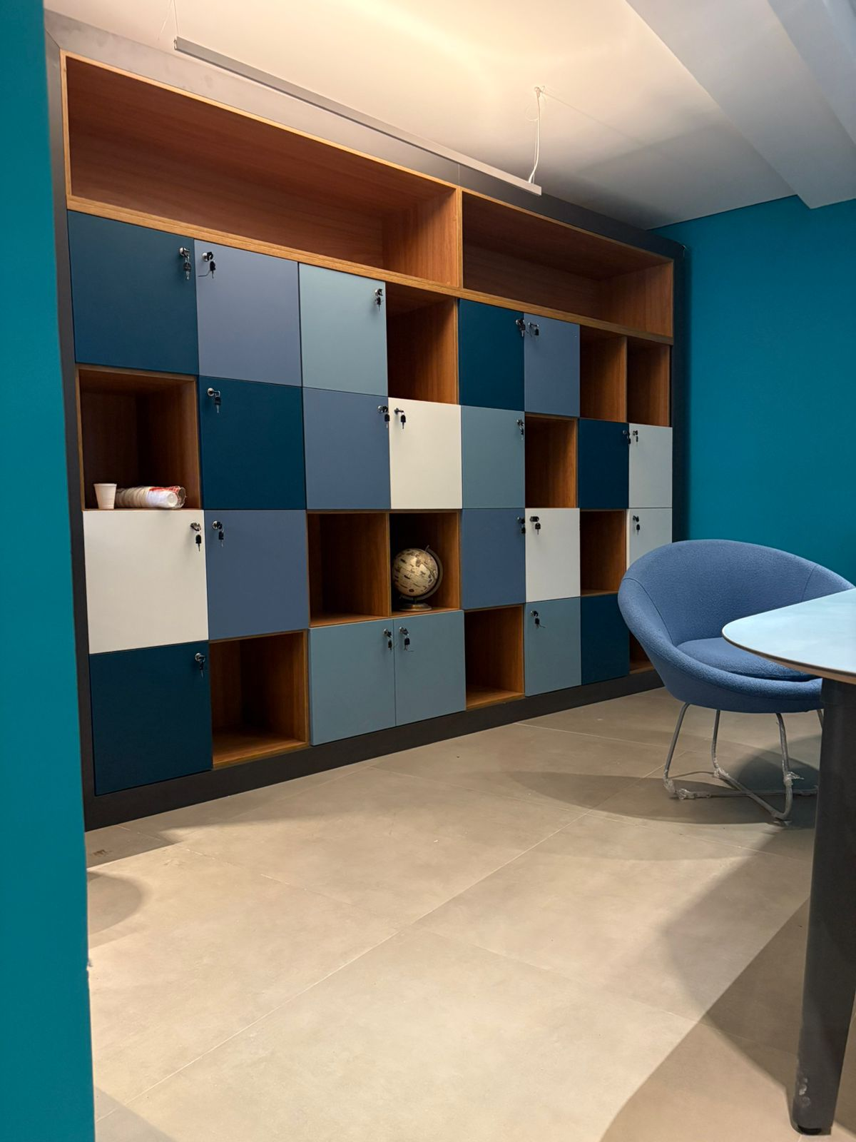 Espaço de lockers e convivência